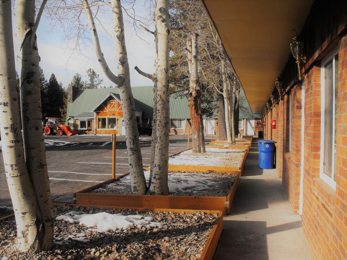 Eagle Crater Lake Inn Chemult Exteriér fotografie