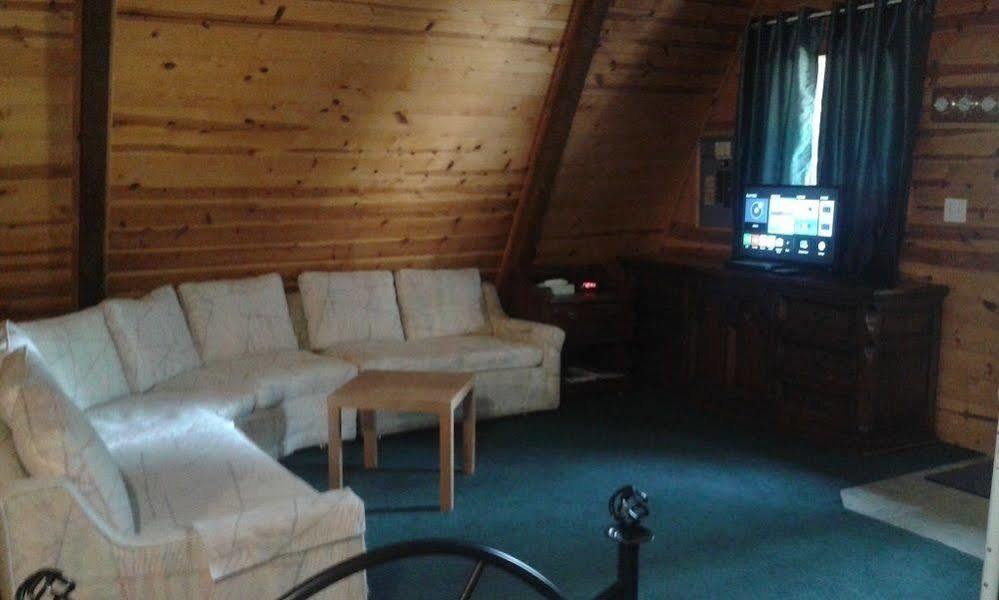 Eagle Crater Lake Inn Chemult Exteriér fotografie