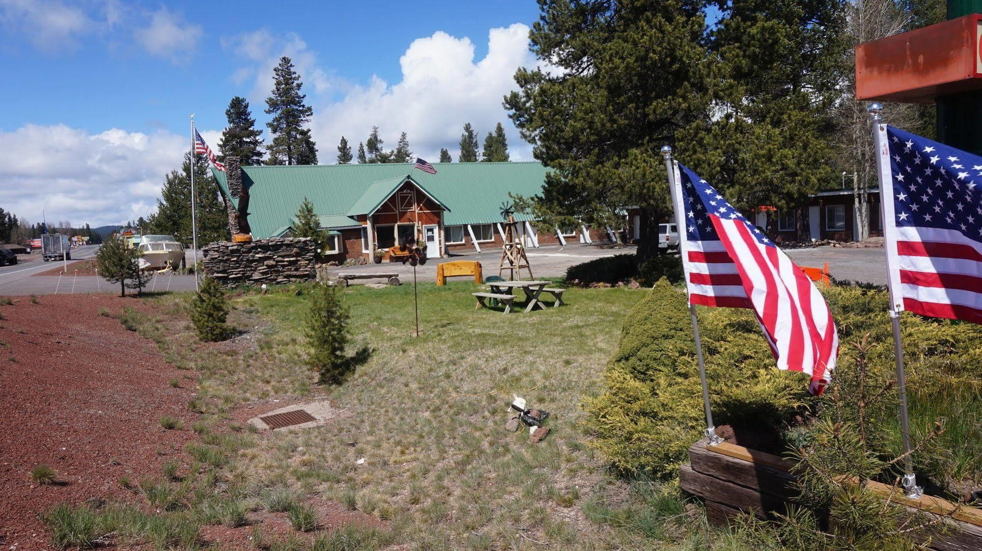 Eagle Crater Lake Inn Chemult Exteriér fotografie